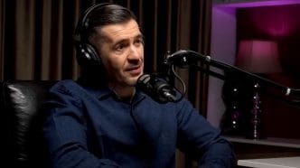 Dragoș Pătraru, interviu, podcast, Radu Țibulcă, vin de-o poveste, relații cu sens, post intermitent, fasting, vin dezalcoolizat, industria de wellness, Cafeneaua Nației, lecții de viață
