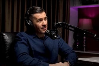 Dragoș Pătraru, interviu, podcast, Radu Țibulcă, vin de-o poveste, relații cu sens, post intermitent, fasting, vin dezalcoolizat, industria de wellness, Cafeneaua Nației, lecții de viață