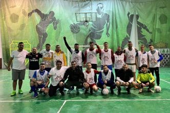 prin sport noi facem bine, inițiativă locală, Ploiești, Cristian Ionescu, fotbal cu prietenii, comunitate, Sala Polivalentă Brazi, interviu, live, contact Cristian Ionescu