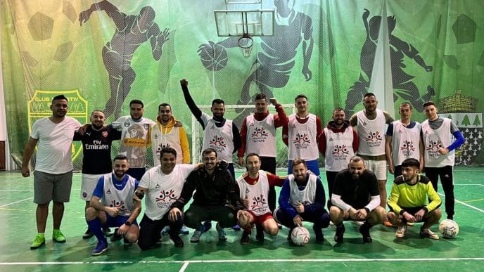 prin sport noi facem bine, inițiativă locală, Ploiești, Cristian Ionescu, fotbal cu prietenii, comunitate, Sala Polivalentă Brazi, interviu, live, contact Cristian Ionescu