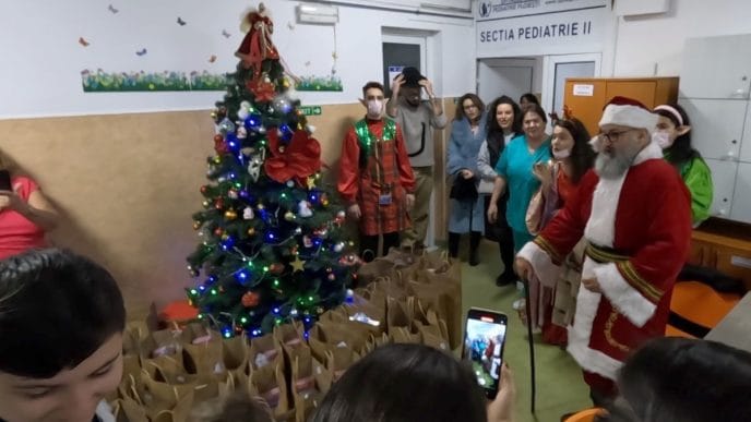 Moș Crăciun, copiii, pediatrie, spital, Ploiești, Spitalul de Pediatrie Ploiești, Anca Miu, cadouri