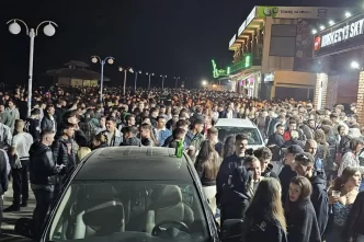 Mihai Mărgineanu, Vama Veche, Facebook, postare, ce fac copiii voștri, Jameson, bar Molotov, recenzie