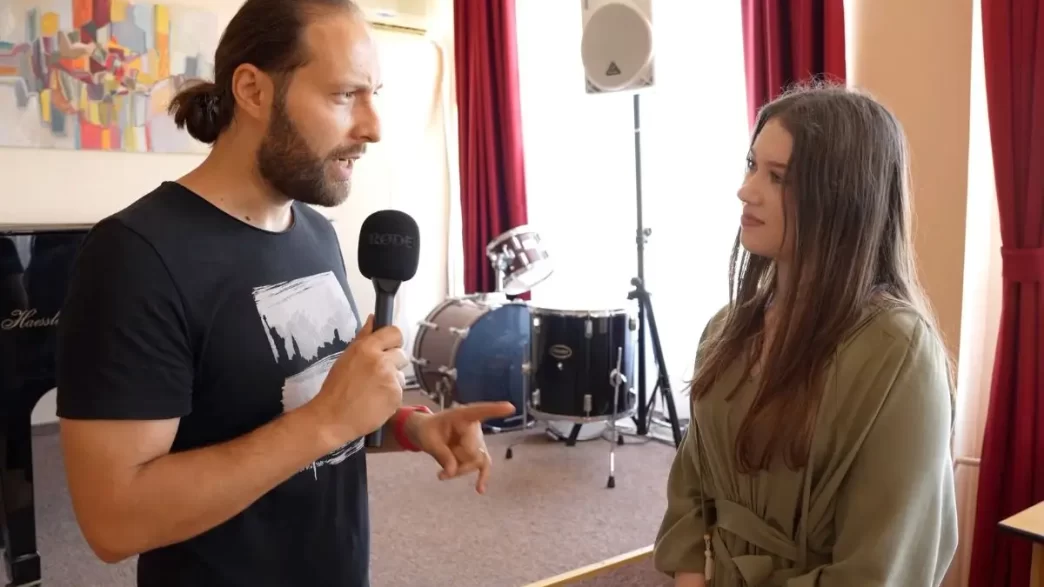 Caroline Robert, interviu, media 10, elevă, Prahova, liceul de artă Ploiești, Carmen Sylva Ploiești, performanță