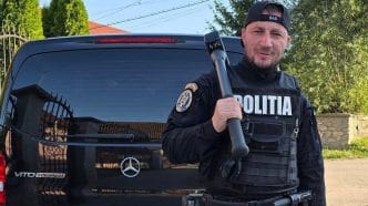 Marian Godină, reacție, cadouri pentru educatoare, grupul mămicilor, polițist local, postare Facebook