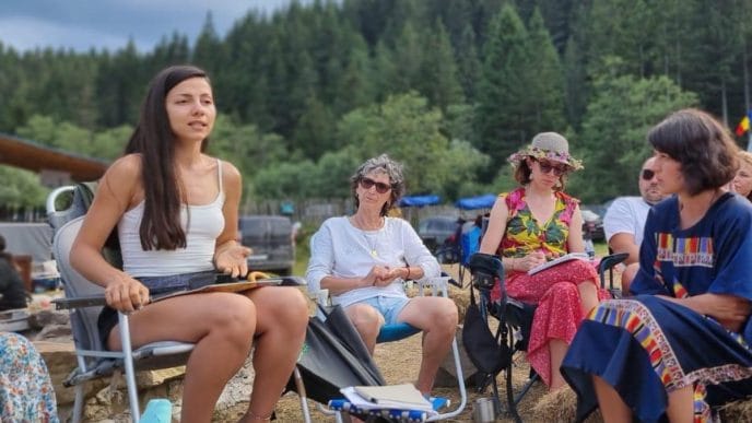 experiență transformațională, retreat în munți, Marina Ivan, Marius Spiridon, Createrra, spălat în cascadă, retreat wisdom, grup
