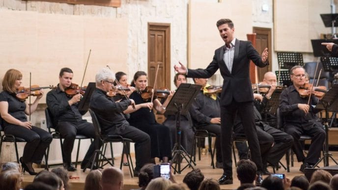 interviu, Mihai Iancu, tenor, Ploiești, școală de muzică, Intermezzo Academy, orchestră