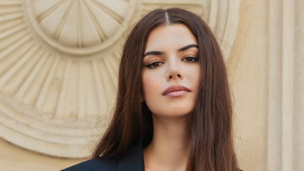 Mădălina Cernat, Maddie, debut muzical, Fără Garanții, video, Alex Ceaușu, solistă, Teatrul Toma Caragiu, lansare piesă