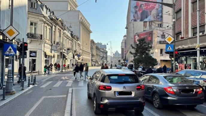 semafoare, semafor pentru bicicliști, trafic, Calea Victoriei, intersecția Victoriei cu Doamnei, cum funcționează semafoarele, București, Sector 3