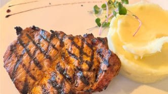 meniul zilei, Ploiești, Steak House, recenzie mâncare, ciorbă de pui, ceafă de porc, Ana Ipătescu, 35 lei, ceafă de porc cu piure