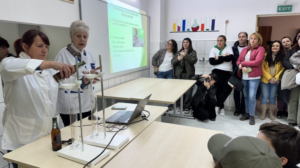 activitate, chimie, Valea Călugărească, spumă bere
