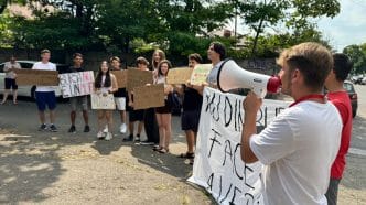 proteste, elevi Prahova, CJE Prahova, Alexandru Popa, ISJ Prahova, mesaje scandate, de ce și bursele, wc în fundul curții, rata abandonului școlar, cover