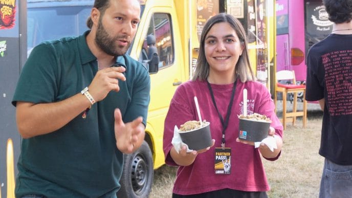 festival, prima zi, prețuri mâncare, LAROCK, Domeniul Cantacuzino, video, pastramă de oaie, mici, bere la draft, activări în festival, Florești