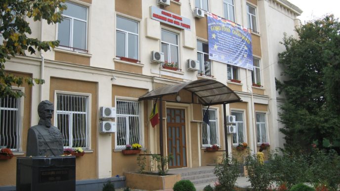 elev, 18 ani, Ploiești, Colegiul Național Alexandru Ioan Cuza, liceu, mesaj anonim, profesori, apreciere, spune pe bune