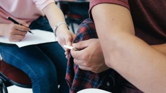 elevă, Făgăraș, Brașov, favoritisme, pile, profesori, șef de promoție