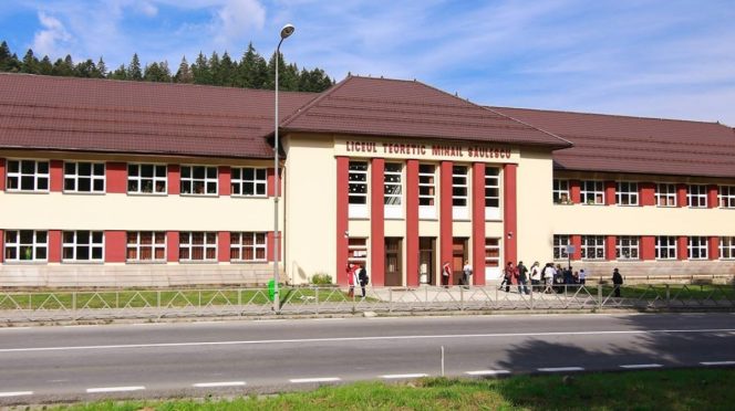 ISJ Brașov, elev împușcat în cap, pistol airsoft, liceu Predeal, spune pe bune, educație, Anastasia Viorica Pașca, Ovidiu Florin Tripșa, liceu teoretic, Mihail Săulescu Predeal, cover