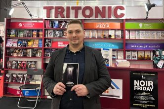 Mihai Sandu, lansare de carte, Cortina somnului, oameni și tenebre, Editura Tritonic, interviu, Biblioteca Nicolae Iorga Ploiești, cover